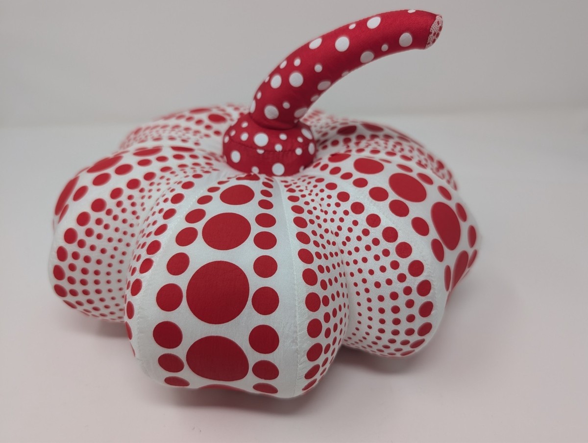 Yayoi Kusama LAMMFROMM Dots Obsession Pumpkin S White Plush