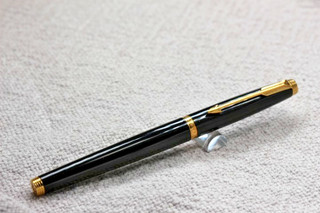 PARKER 75 ROLLERBALL PEN BLACK LACQUE WITH GOLD TRIM NEW REFILL