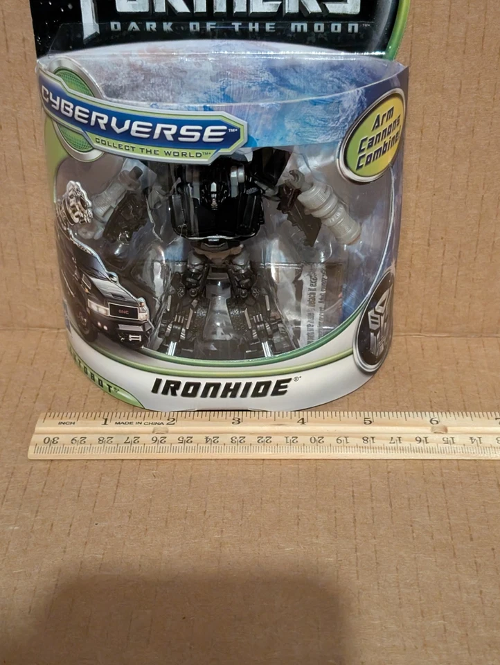 Htf Series 1, 004, Transformers Dark of the Moon Cyberverse Ironhide 2011 Sealed - Image 4 of 4