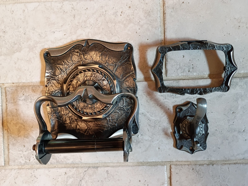 1970's Vintage Amerock Bathroom Set Silvertone