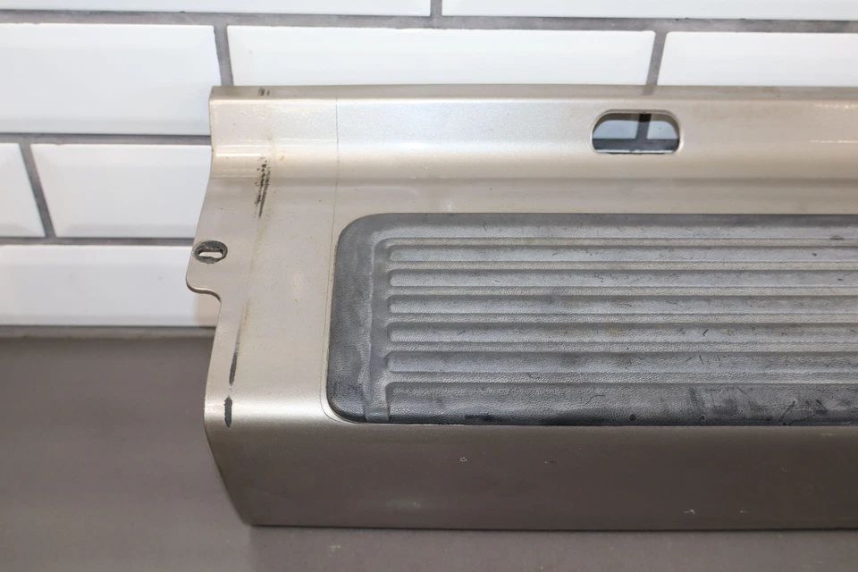 96-98 Lexus LX450 Parachoques Trasero Cubierta Sección Central (Beige Cachemira 4M9) Foto 2 de 4