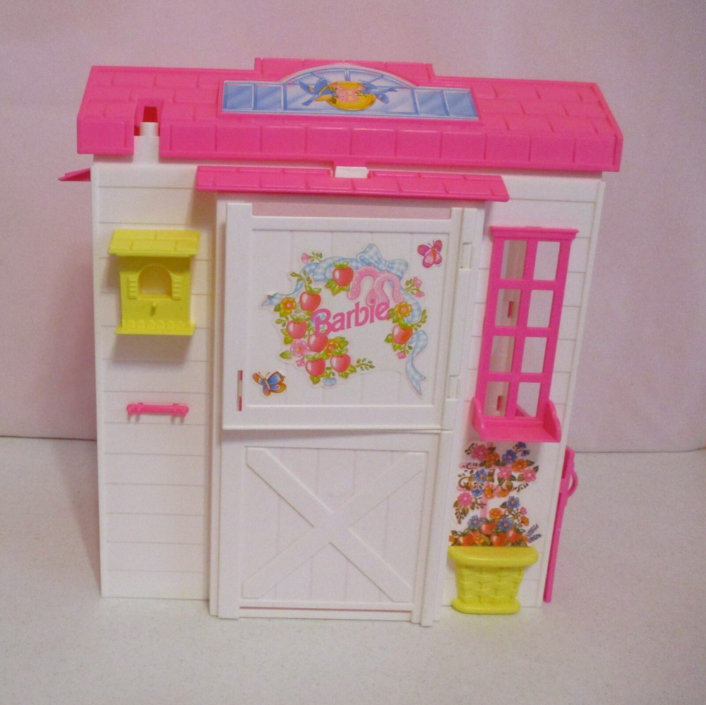 Barbie-Feeding Fun Stable-Incomplete-1995-As Shown-Stable Only-see pictures