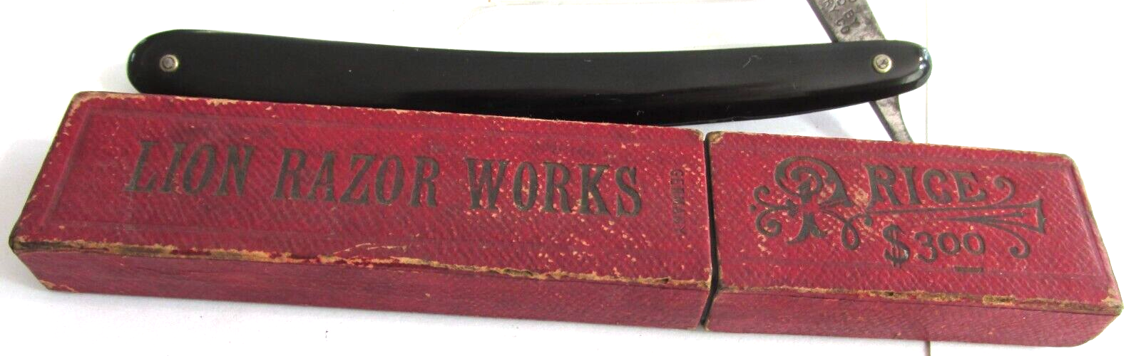 Vintage YANKEE CUTLERY CO LION BRAND Straight Razor & Box, BACH Barber