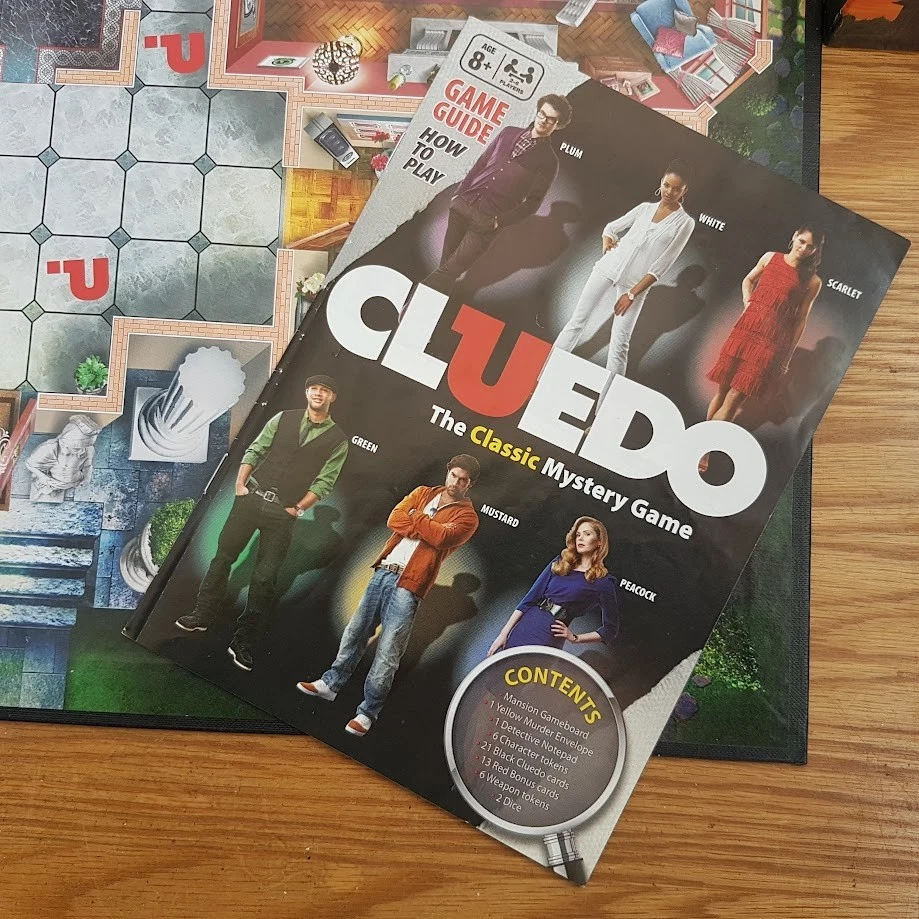 CLUEDO Board Game - Classic Murder Mystery Detective - COMPLETE - Hasbro 2011 - Image 4 of 4