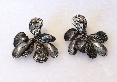 1950s Napier Clam Shell  Silver Tone Earrings Dangle Clip On