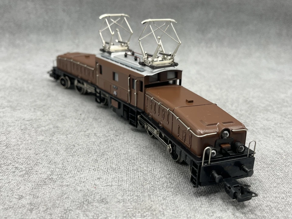 H0 MÄRKLIN Lokomotive Serie Ce 6/ 8 III der SBB  "braunes Krokodil"  30159  OVP - Bild 2 von 4