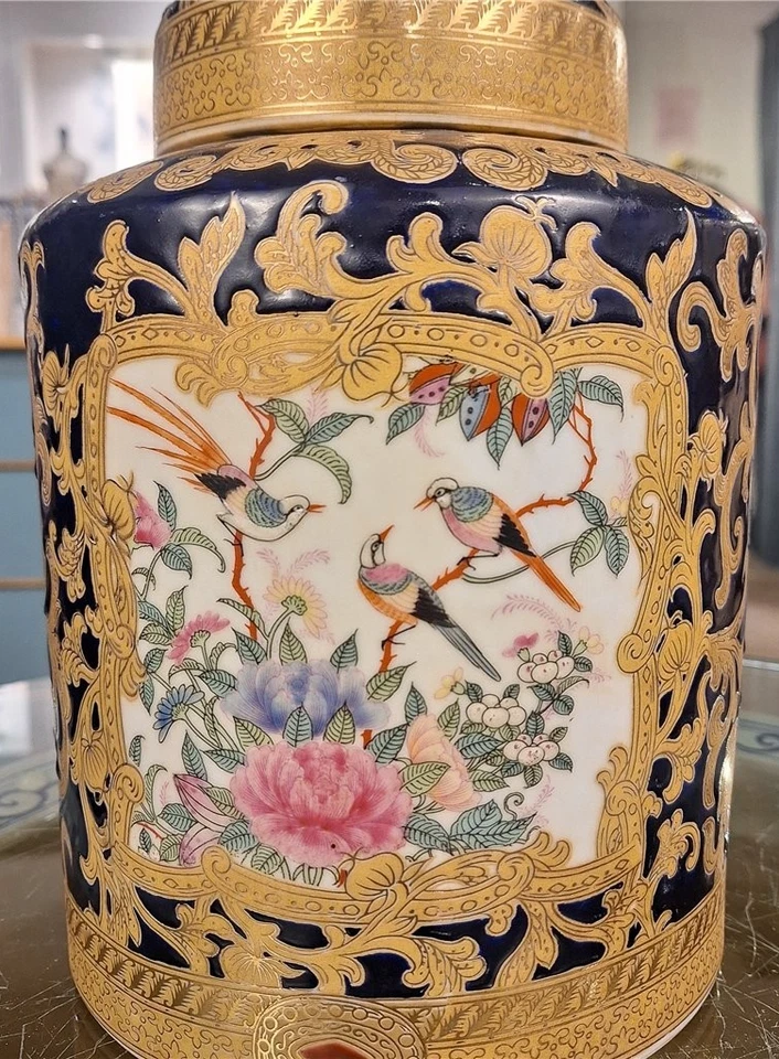 CAIXA E TAMPA DE PORCELANA MEDALHÃO ROSA FAMÍLIA CHINESA CHÁ CADDY - 7" x 10''H - Imagem 2 de 4