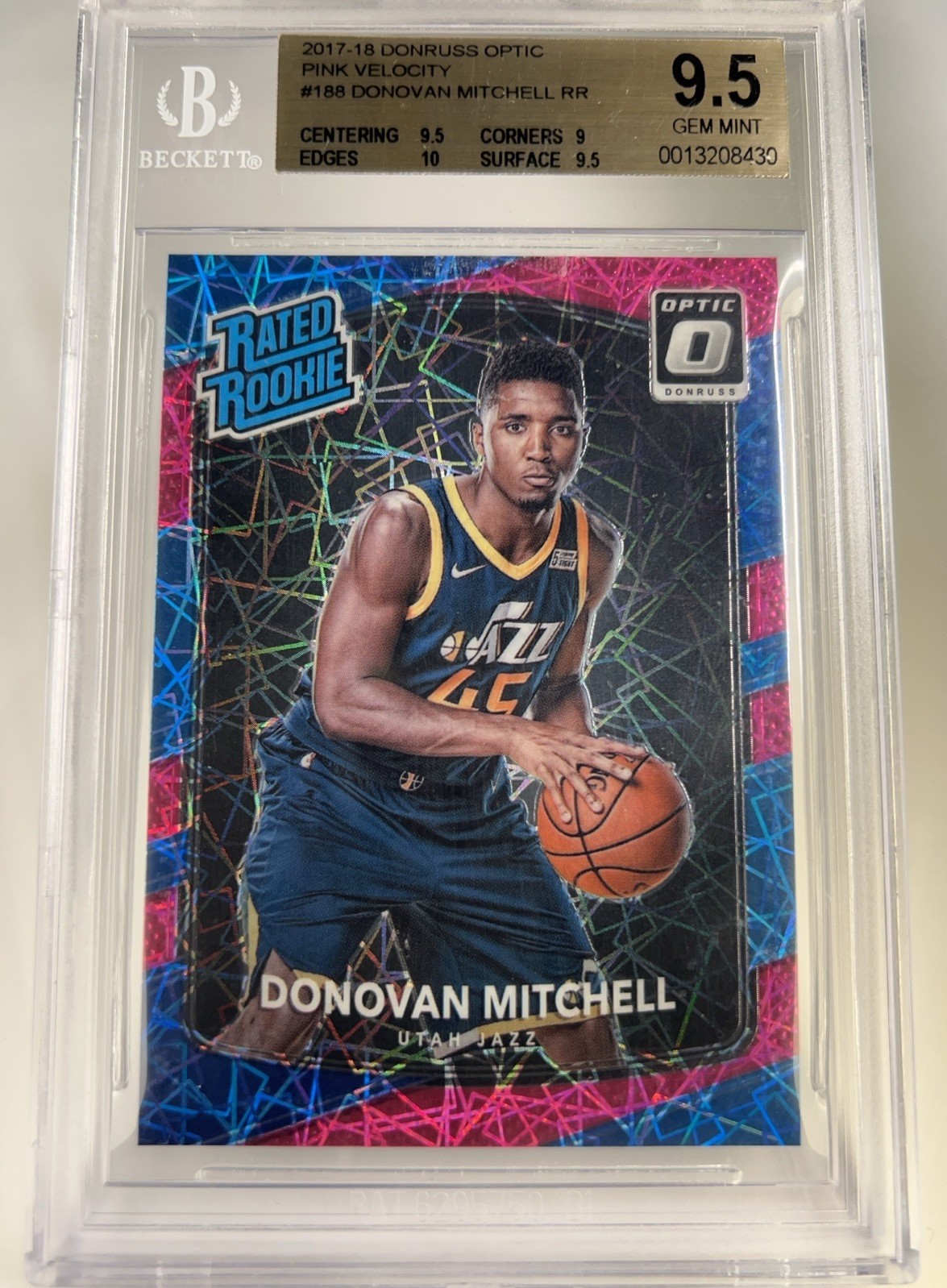 2017-18 Donruss Optic Donovan Mitchell Rated Rookie Pink Velocity 1/79 BGS 9.5