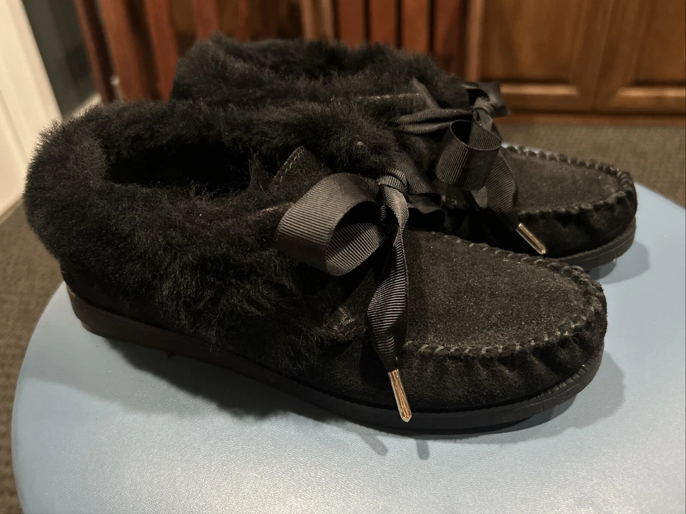 Zapatillas de piel de oveja Tory Burch Aberdeen negras de piel genuina talla 5 m logotipo dorado Foto 2 de 4