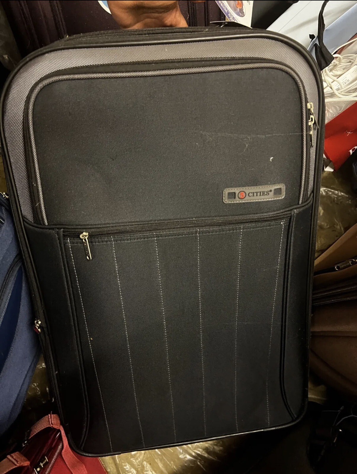 Assortment of Small, Medium, Large lightweight Expandable suitcases 4