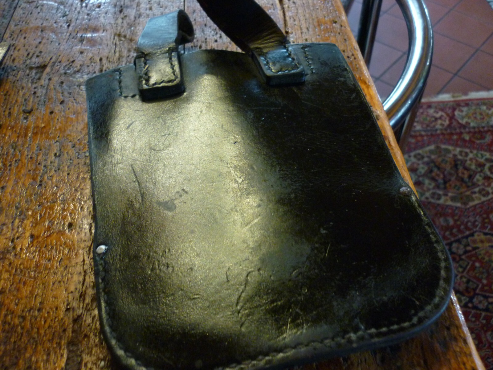 Bild 41 - BUNDESWEHR KLAPPSPATEN ALTE ART MIT HACKE UND SCHWERER LEDERTASCHE SEHR GUT ERHA