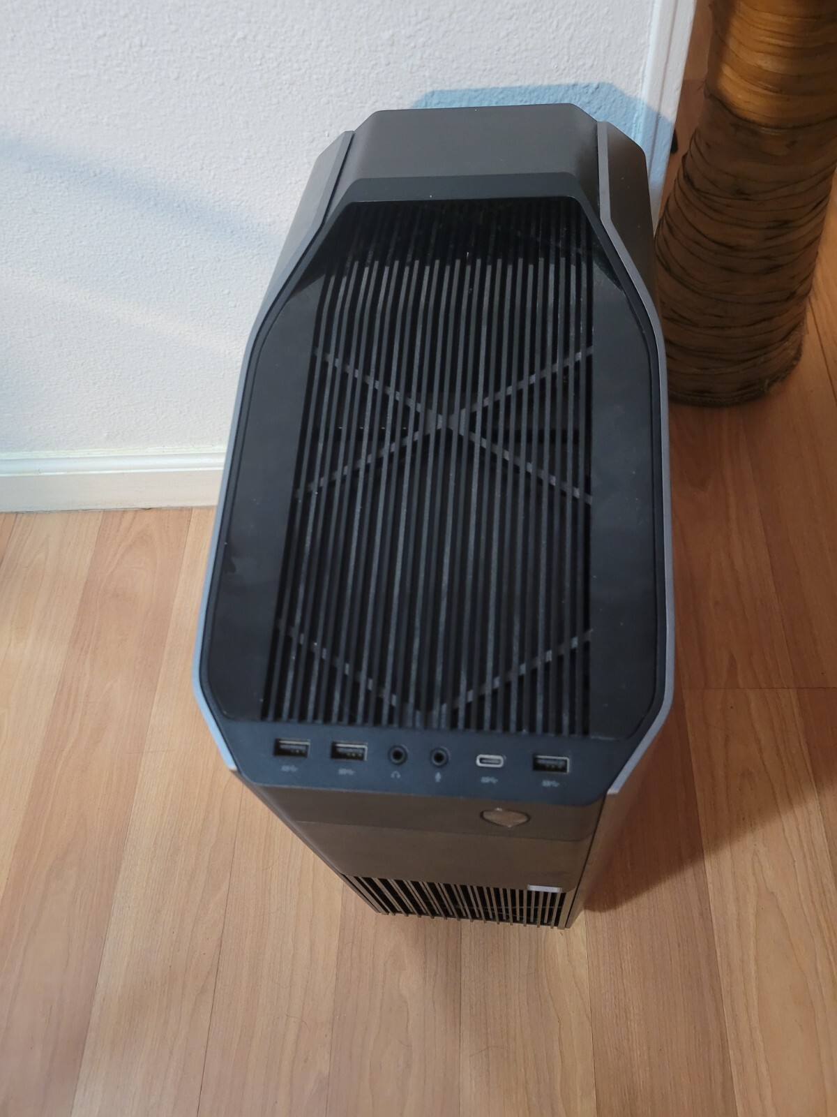dell alienware aurora r8 desktop i7 9700K + RTX 2070 + 500gb ssd + 32gb ...