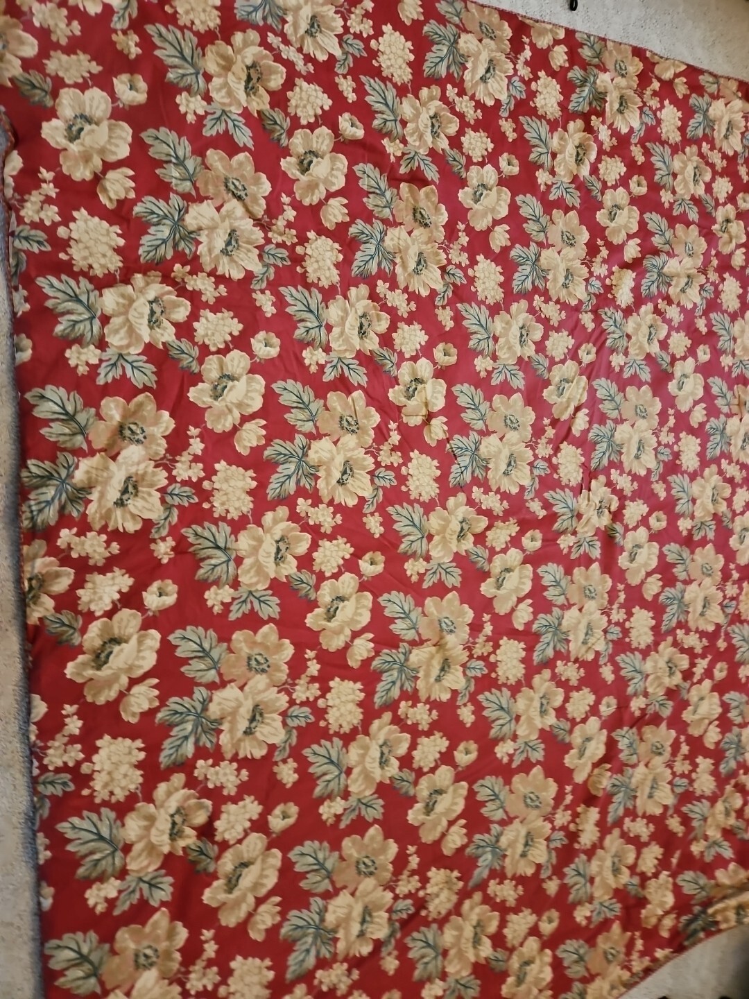 CHAPS Ralph Lauren Home Red Floral Comforter Queen 90 x 94” Reversible