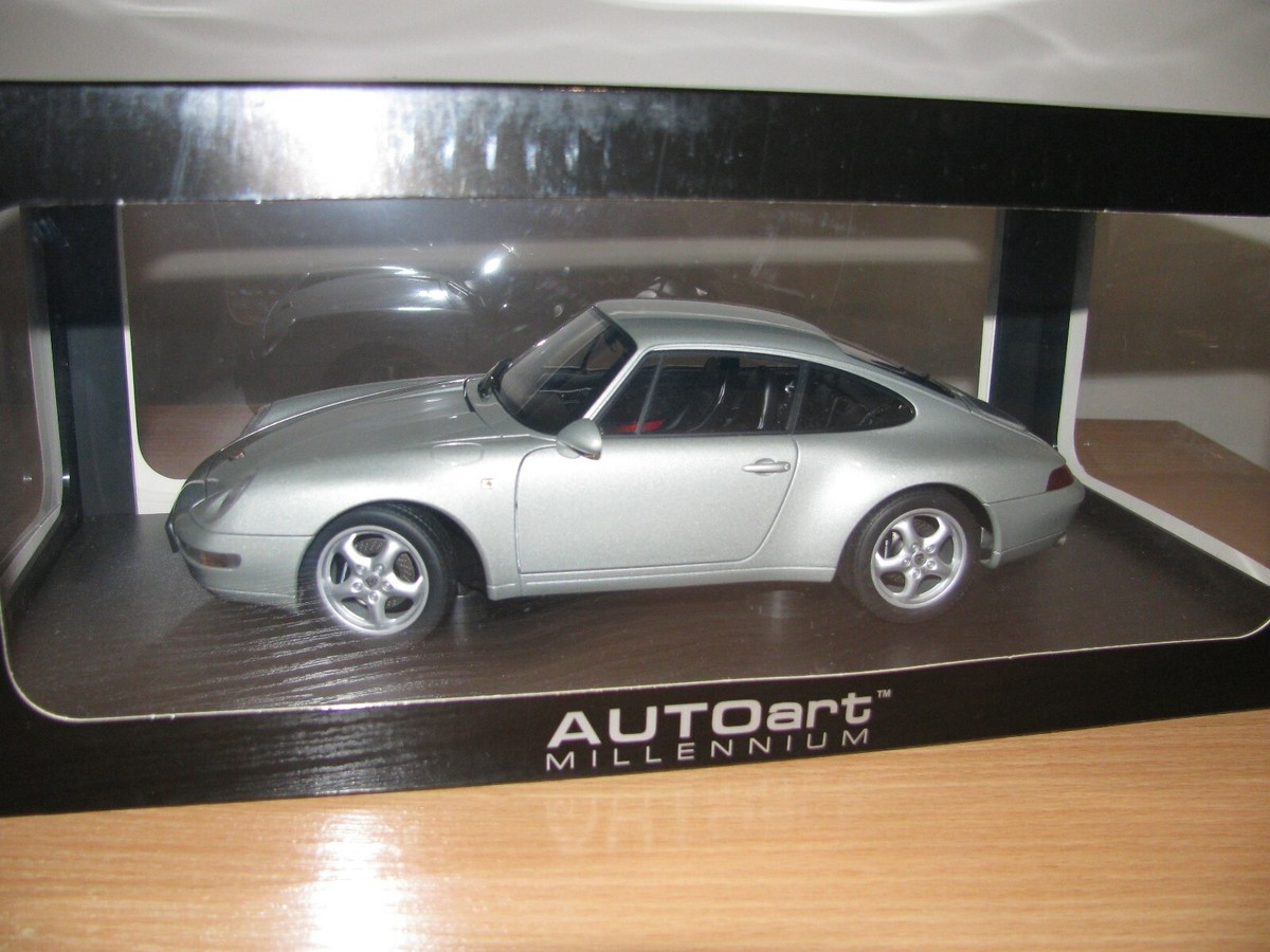 ミニカー AUTOart 1/18 Porsche 911 Carrera S AUTOart 1:18 scale Porsche 911 Carrera RS 2.7 - 1973 (White