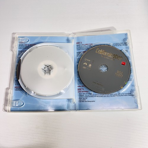 Californication Season 2 DVD 3-Disc set - Picture 3 of 4