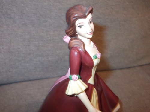WDCC Disney Belle The Gift of Love with Box & COA Holiday Princess Series - Picture 6 of 11