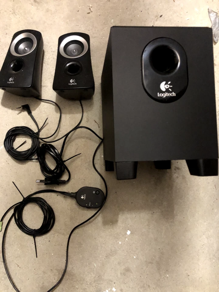 Logitech Lautsprecher Z 313 2.1