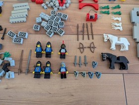 Vintage LEGO Castle: Black Falcons Knight's Castle 6073 99% Complete