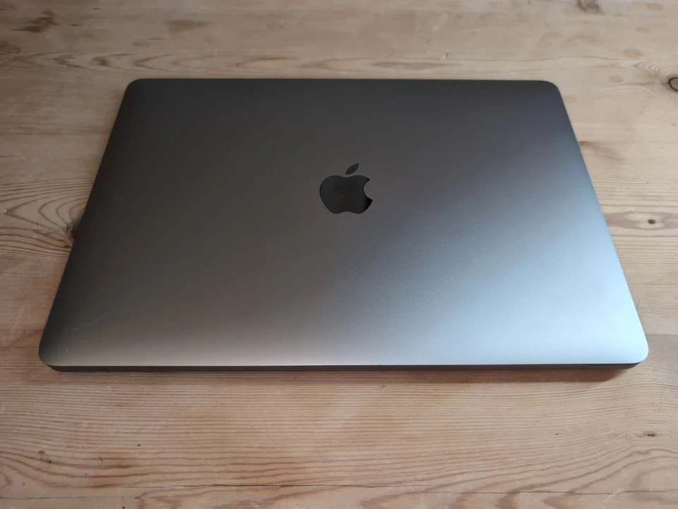 Apple MacBook Air 13" 2020 · i5 · 8GB · 500GB, photo 2 of 5