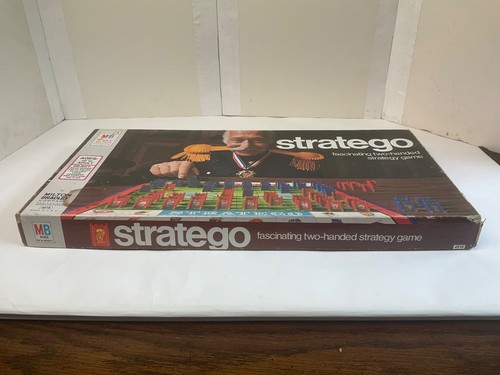 100% Complete ! Stratego Board Game Chess Like Strategy War Battle 1975/1977 - Picture 7 of 12