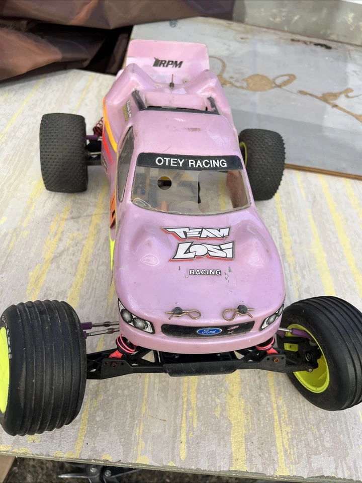 Vintage Team Losi Missing Parts - Image 2 of 4