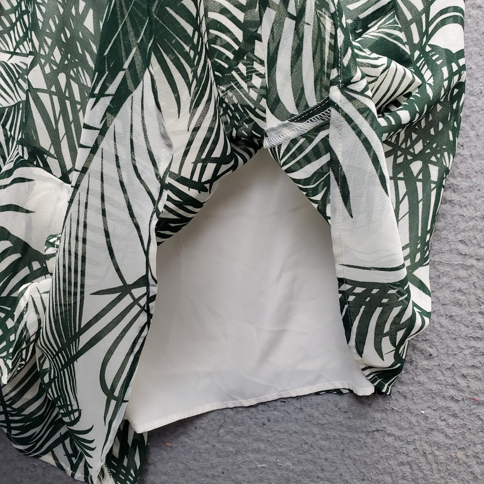 Express Romper Womens Medium Multi Leaf Print Ela… - image 9