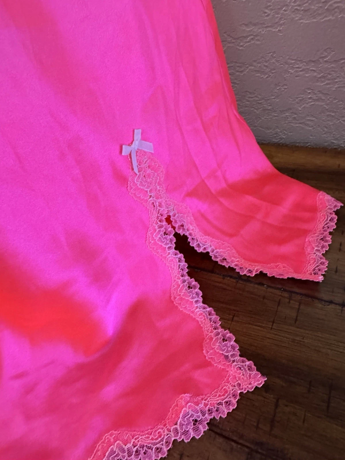 UNDERCOVER Victorias Secret CHEMISE abito slip donna L rosa fluo pizzo orlo spacco con fiocco