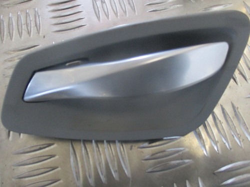 BMW E90 E91 DRIVERS SIDE FRONT OR REAR INTERIOR DOOR HANDLE GREY - Picture 2 of 3