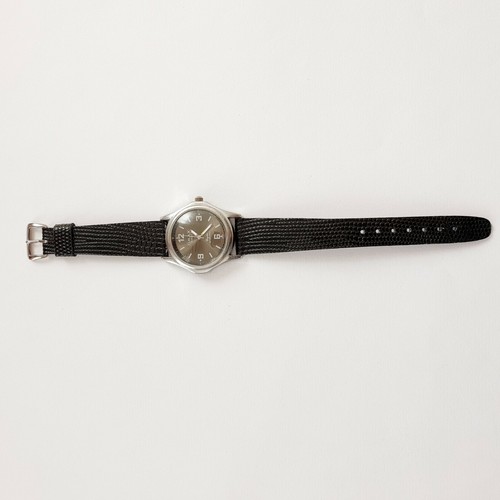 Qmax 37mm Quartz Waterproof Watch Black Dial and Watch Strap Silver Tone Case - Picture 7 of 12
