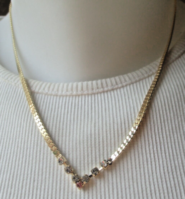 Collier Maille Serpent Plat Or Avec Cristaux – Bijou Fantaisie Vintage Pour Femme, état Parfait