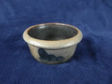 Vintage 1988 Rowe Pottery Works Salt Glaze 4.5" Bowl Blue Floral Leaf Design