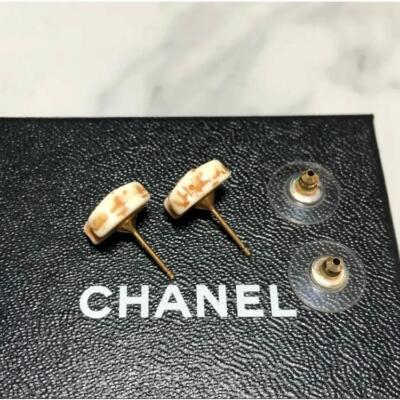 【関税＆送料込み】Off-White Logo Earrings Off-White Crystal-embellished logo earrings Off-White