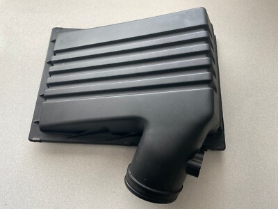 2007-2013 BMW X5 3.0Si E70 ~ AIR INTAKE TOP FILTER BOX ~ 13717548885