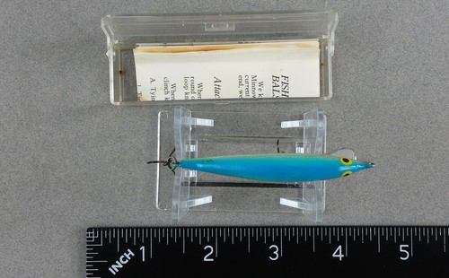 Vintage Cabela's 2-1/2" Floating Balsa Minnow Silver Blue Back Plastic Box - Picture 5 of 6