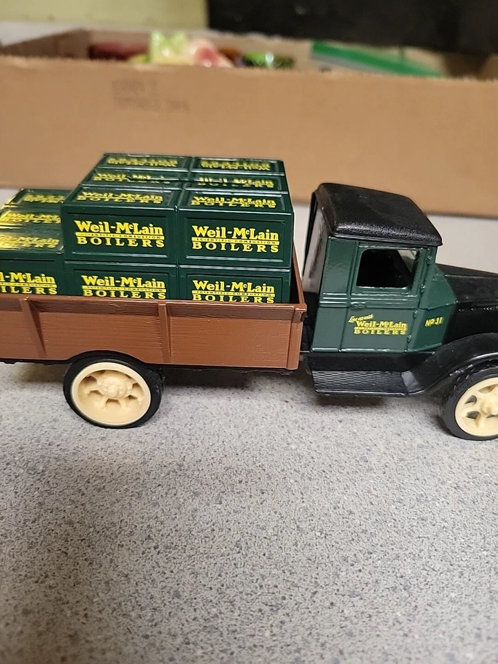 Ertl Weil-Mclane Contactor Collection 1995 diecast 1931 Hawkeye Crate Bank con llave Foto 3 de 4