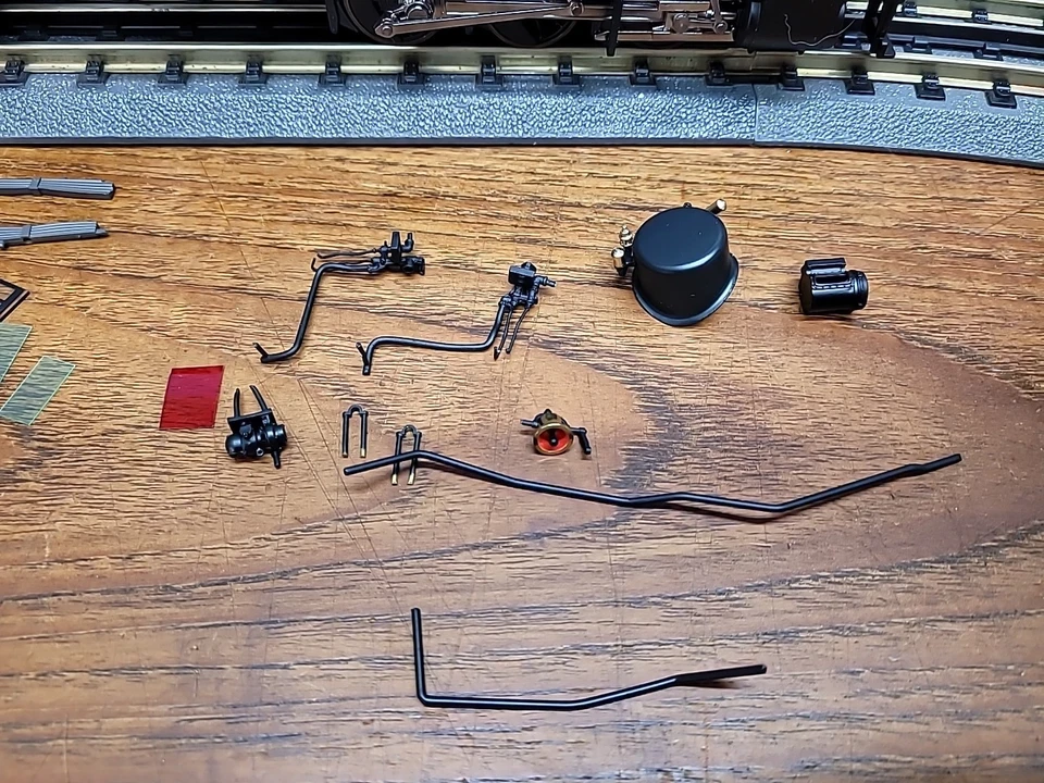 MTH O Gauge 0-6-0 Steam Locomotive And Tender For Project Or Parts Undecorated - Image 3 of 4