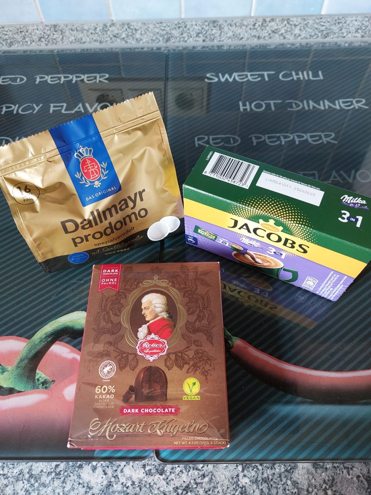 Kaffee Jacobs Milka 3 In 1 Pralinen MOZARTKUGELN SCHOLOLADE DALLMAYER PRODOMO