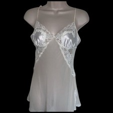 EUC Victoria  s Secret Wedding Bridal Nightgown Silk Slip Dress Chemise Small