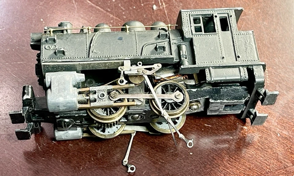 LOCOMOTORA DE VAPOR LIL JOE 0-4-0 con ENGRANAJE DE VÁLVULA DE COLECCIÓN HO VARNEY - PARA REPARACIÓN Foto 2 de 4