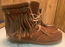 Minnetonka Suede Fringe Lace Up Ankle Boots Booties Moccasins Size 8 Womens