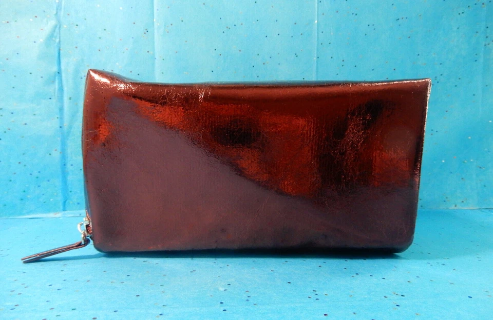 Bolsa de Maquillaje Saks Fifth Avenue Roja Brillante Metálica Bolsa de Viaje para Artículos de Aseo/2 Bolsillos Foto 4 de 4