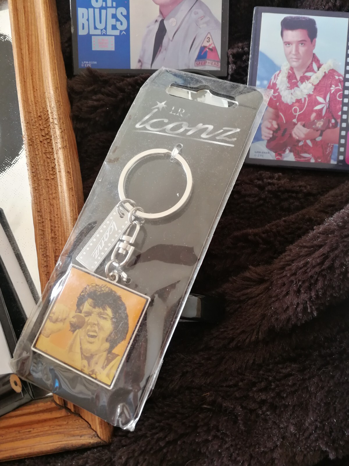 ELVIS PRESLEY MEMORABILIA Job Lot Mirror Desk Clock