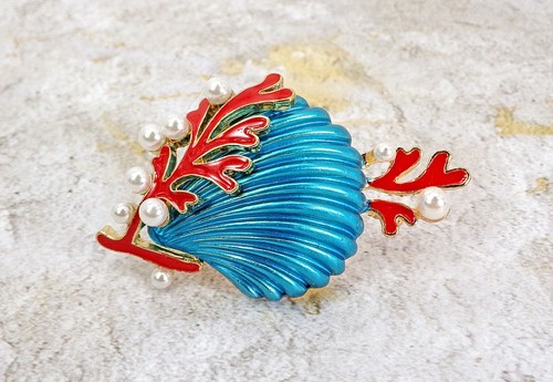 Colorful large sea shell pin brooch with pearls in blue and red colors. New - Picture 2 of 5
