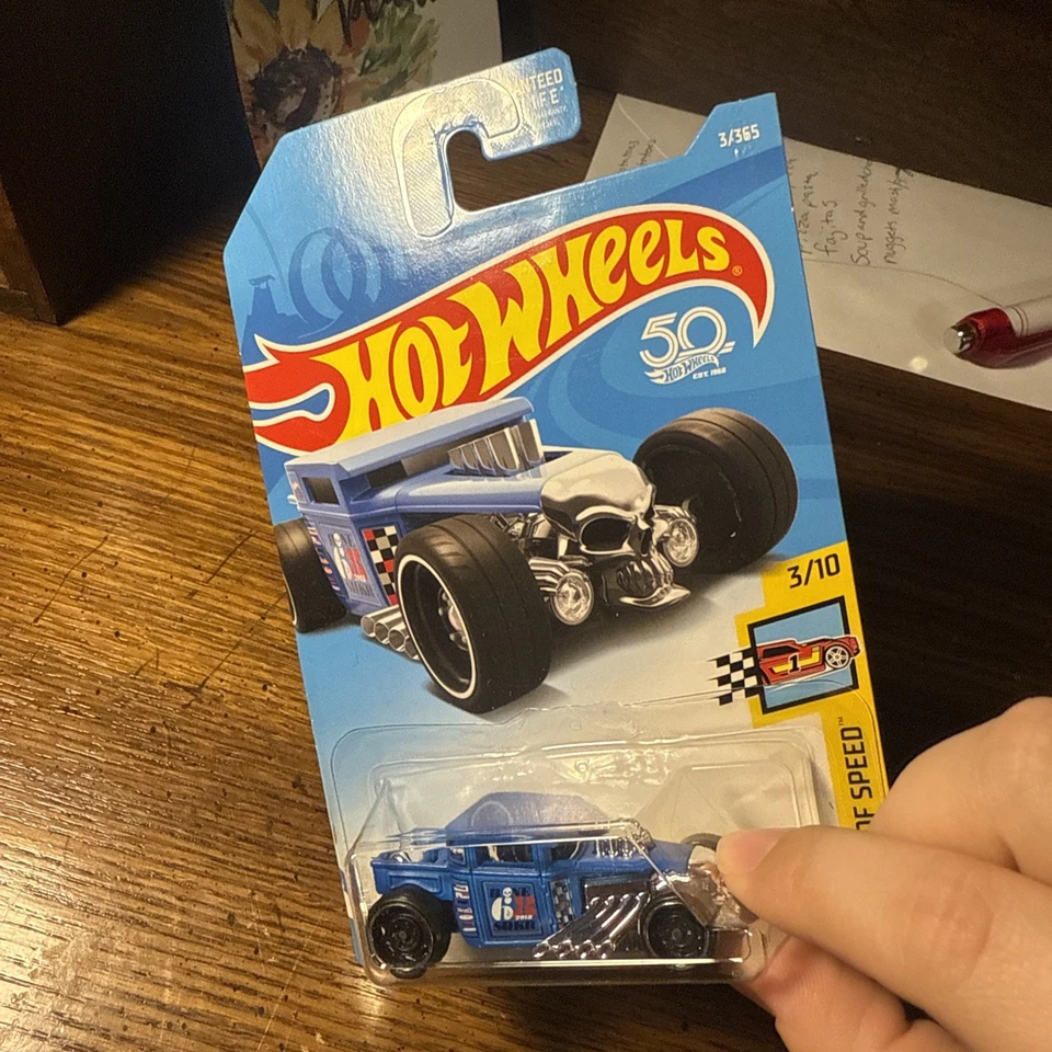 NOVO Mattel Hot Wheels Legends of Speed Bone Shaker 1:64 Die-Cast Car 3/365 - Imagem 2 de 4