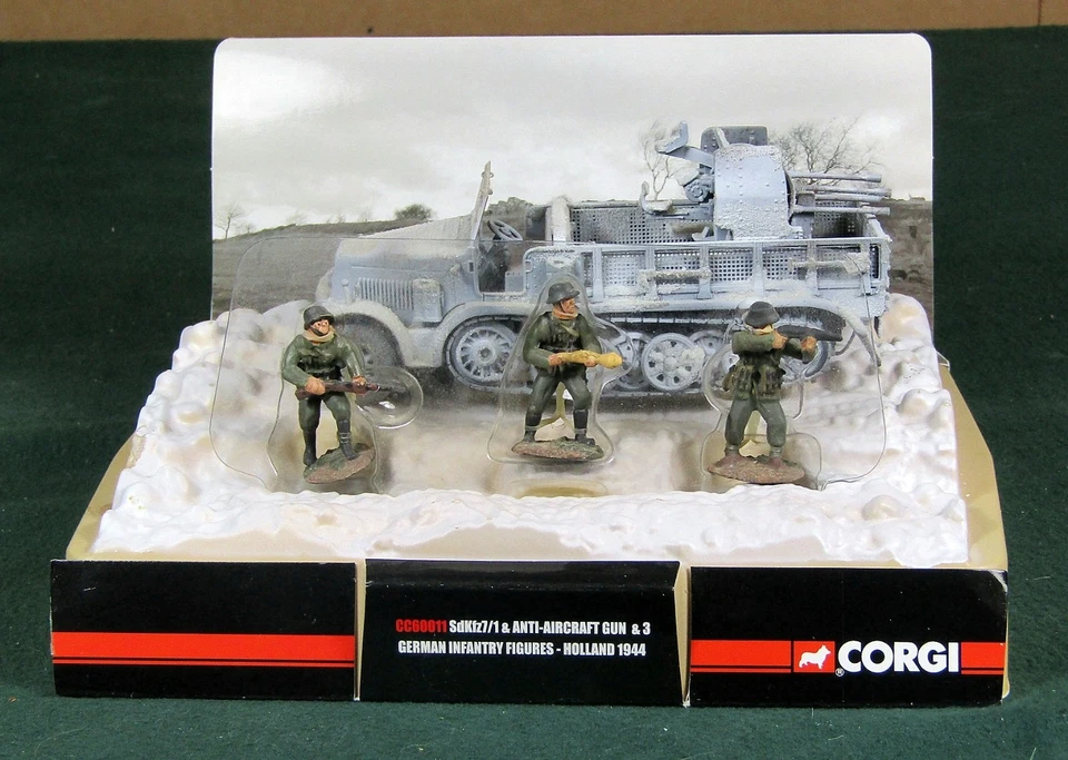 CORGI CLASSICS ESCARAMUZA DIORAMA SDKFZ7 MEDIA PISTA + PISTOLA AA/3 ALEMANES LE CC60011 Foto 2 de 4