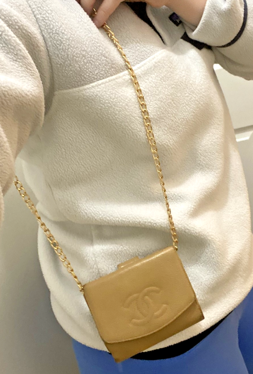 Chanel Caviar Wallet on Chain-image
