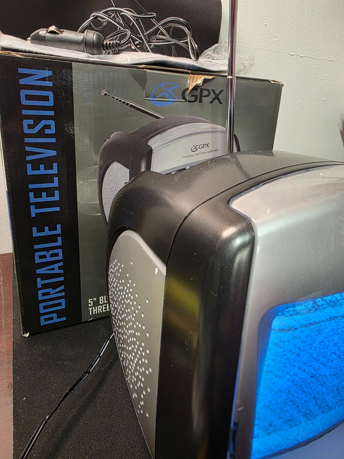 Vintage GPX TVP 5" Portable Black & White Television AM / FM NIB