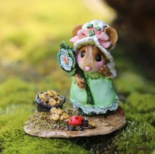 Wee Forest Folk M-501 - Patti's Pot o' Gold Miniature Figurine