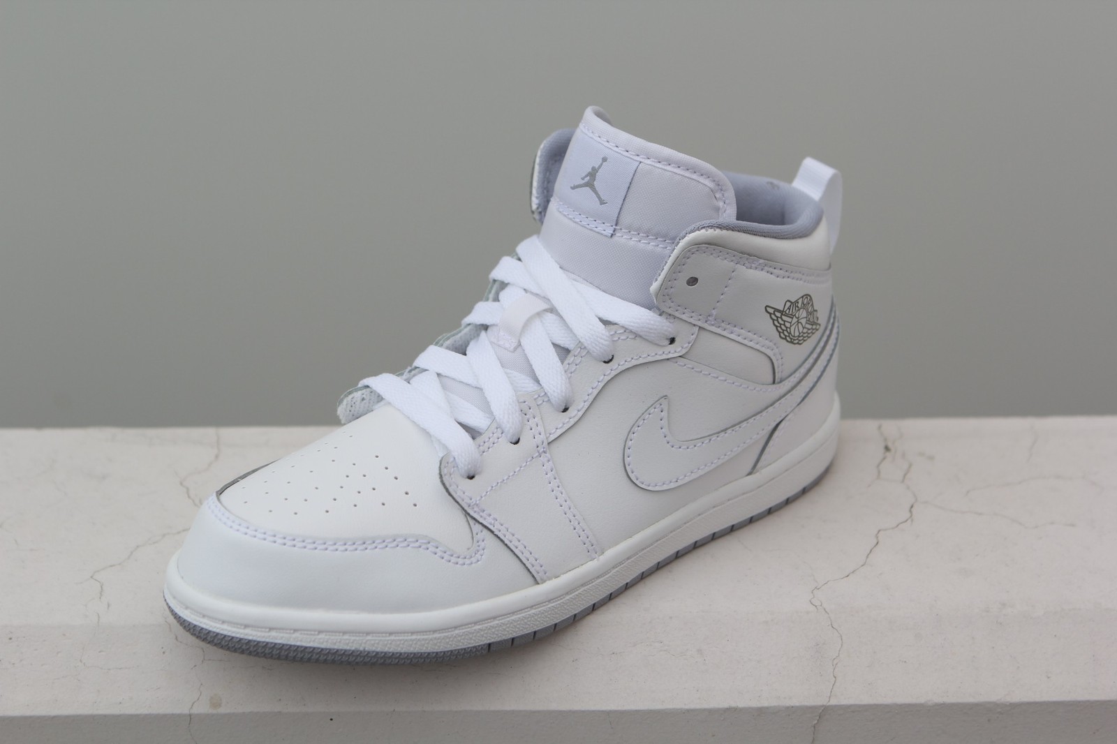 jordan 1 mid grey kids
