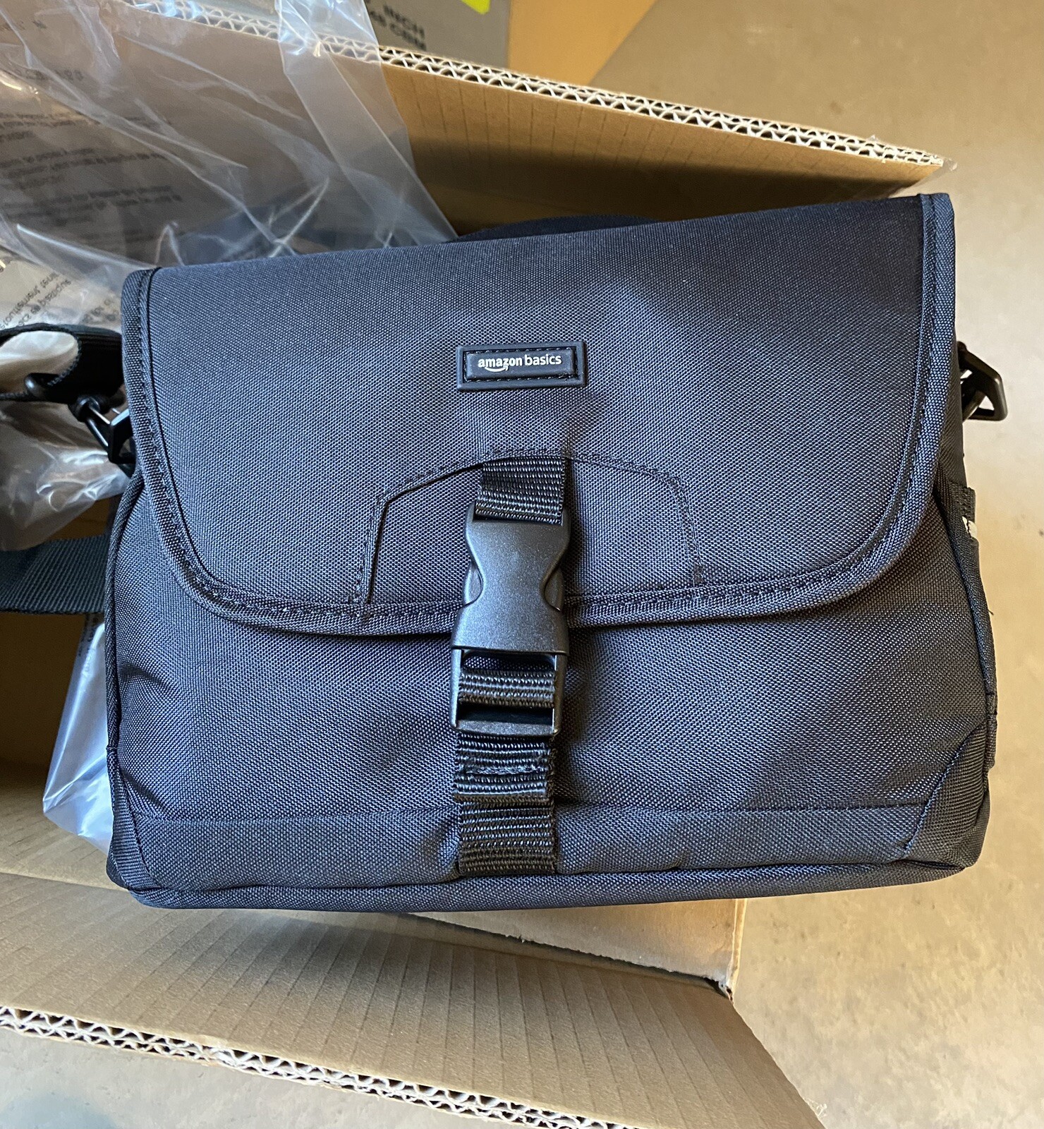 Medium DSLR Camera, Messenger, Gadget Bag, Black & Gray NEW